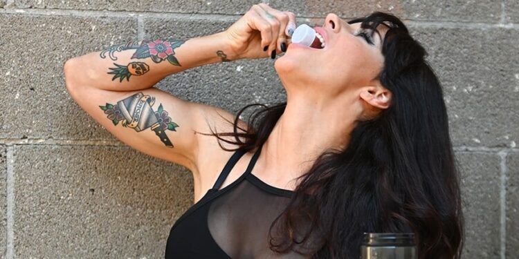 Dry Scooping Pre-Workout: What Is It & Is It Dangerous?